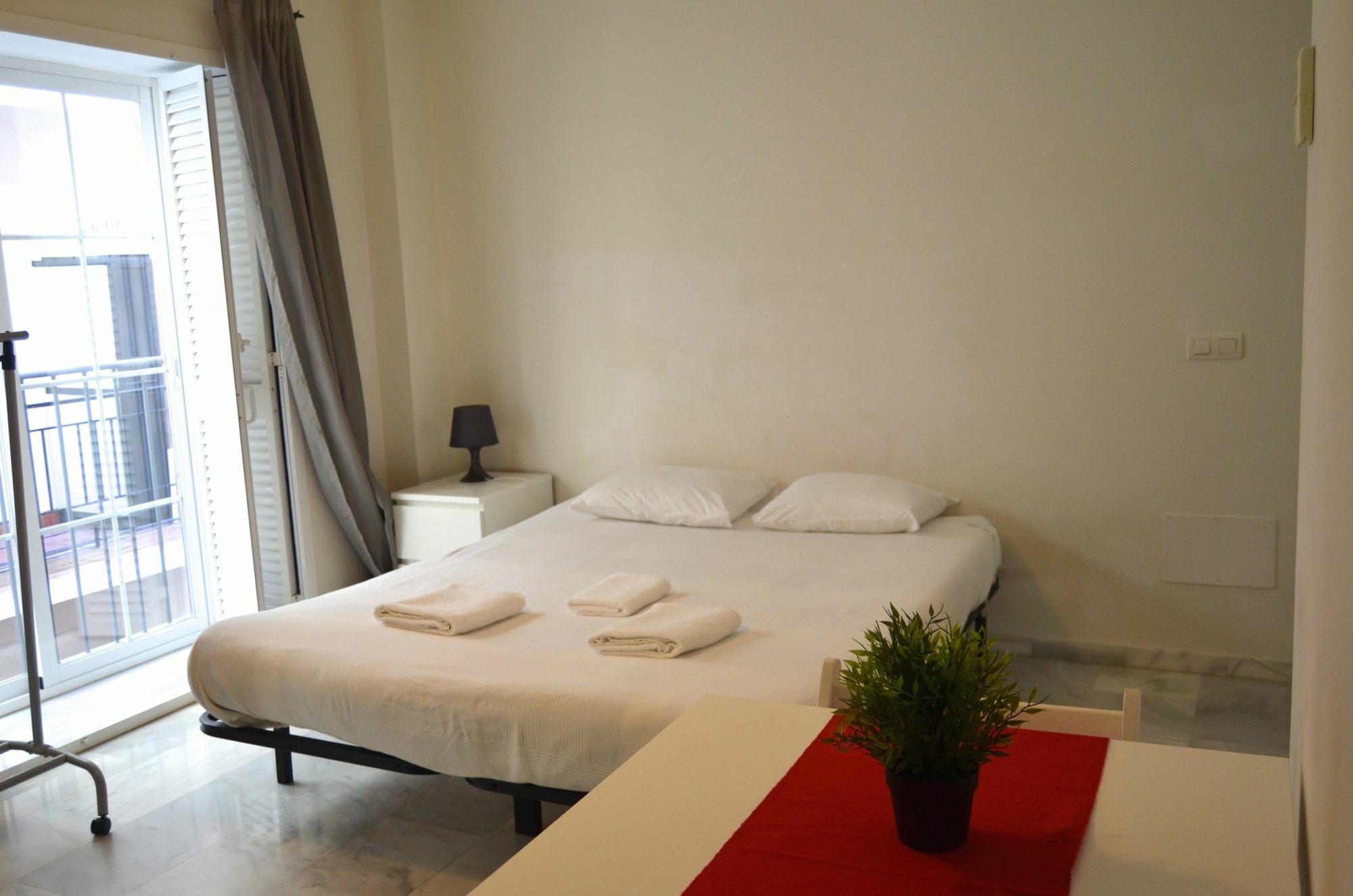 Apartamentos Canasteros Малага Екстериор снимка